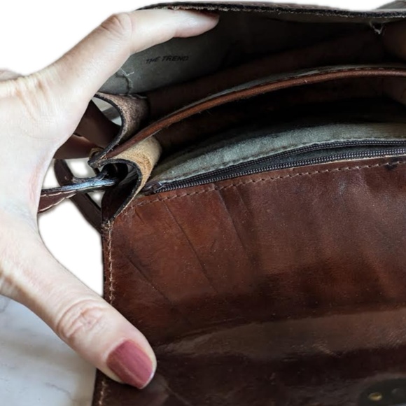 the trend crossbody leather bag preowned made in italy - Picture 5 of 6